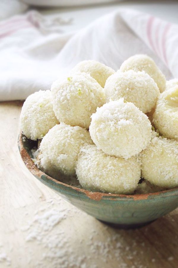 5-Minute White Chocolate Coconut Truffles - #recipe by #eatwell101 - https://003.wrwe1r1zs3czx3c.workers.dev/white-chocolate-truffles-recipe