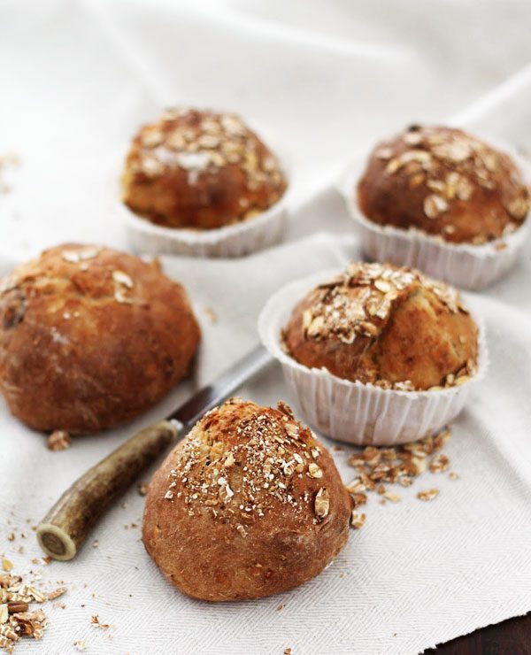 No Knead Muesli Bread Rolls (Easy & Healthy)