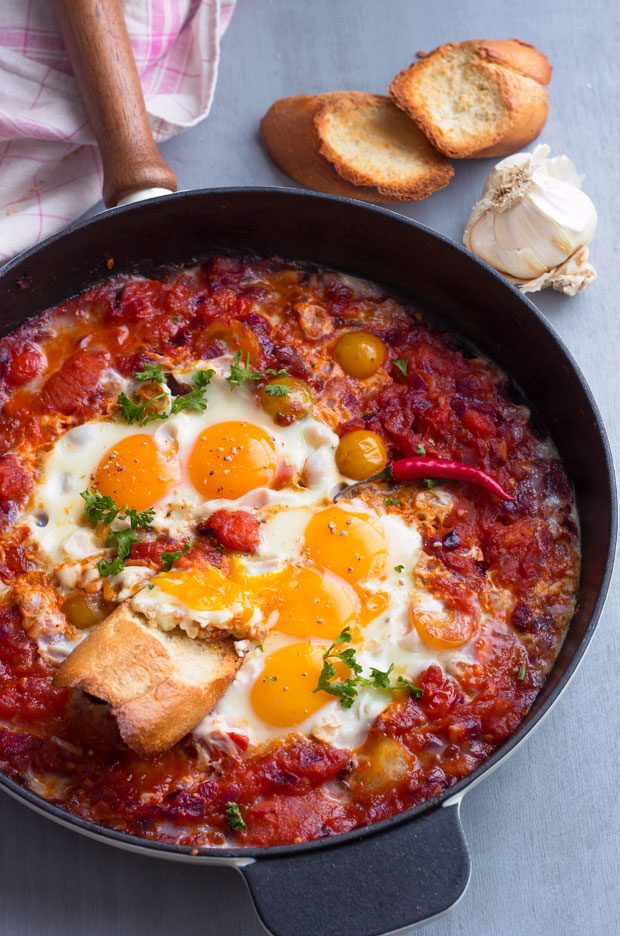 Eggs in Tomato Sauce Skillet Recipe
