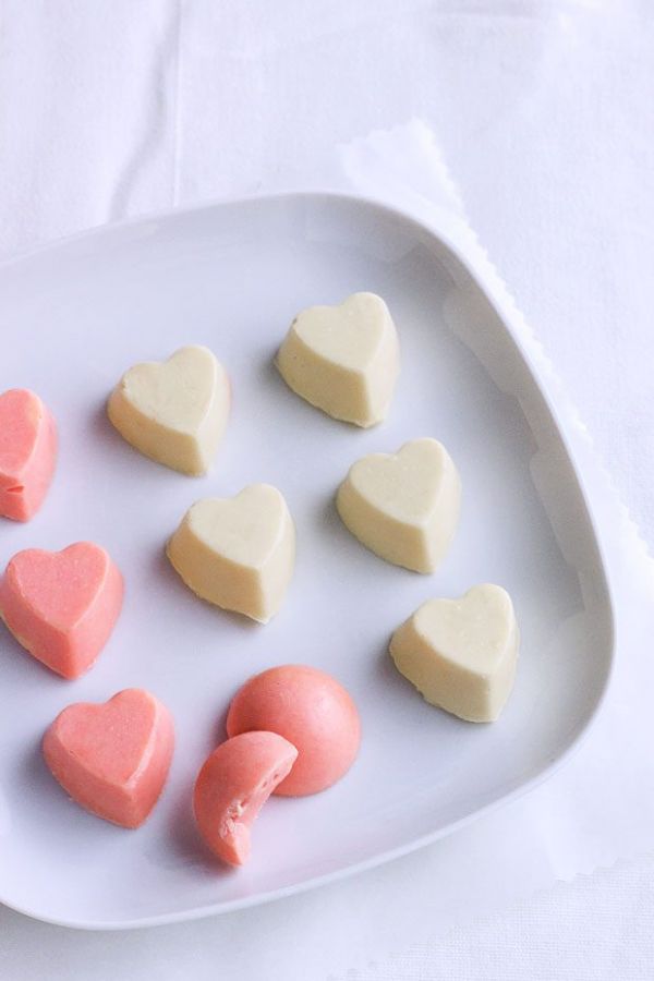 Valentine’s Day Ginger Chocolate Bites - #recipe by #eatwell101 - https://003.wrwe1r1zs3czx3c.workers.dev/valentines-day-white-chocolate-bites-recipe