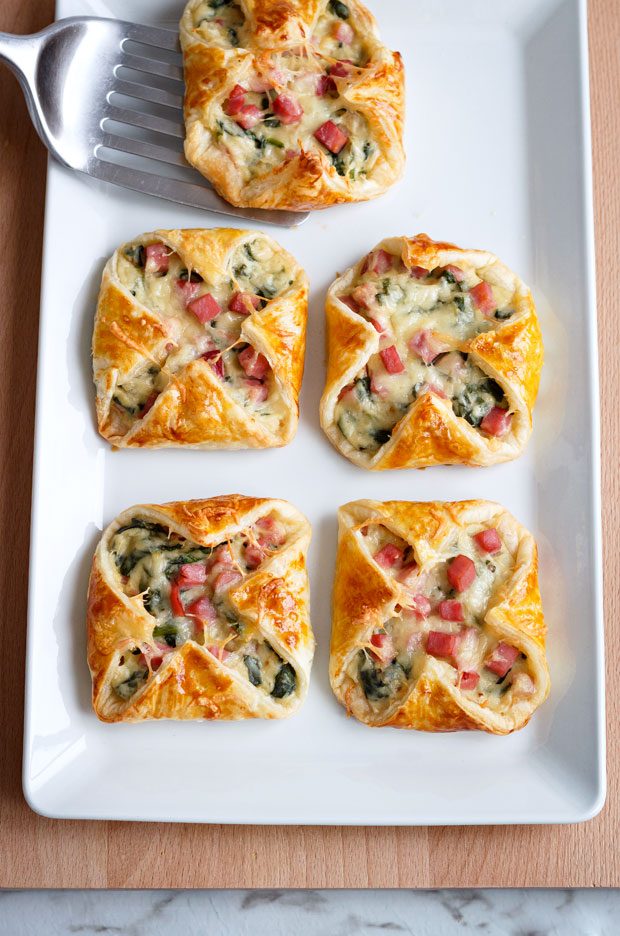 Wow your guests for your next brunch with these ham & cheese puffs. eatwell101.com