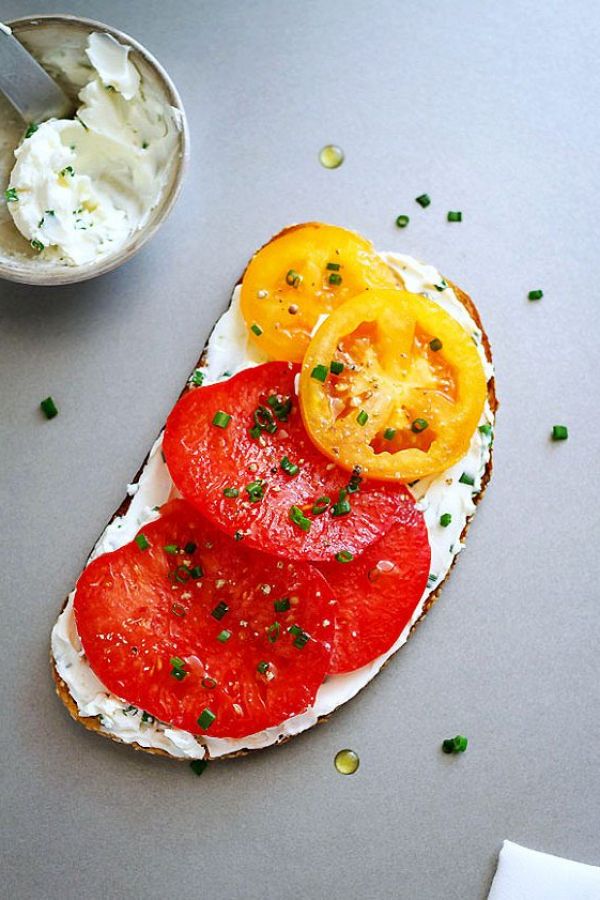 Tomato Toast Recipe - #recipe by #eatwell101 - https://003.wrwe1r1zs3czx3c.workers.dev/heirloom-tomato-cream-cheese-toast-recipe