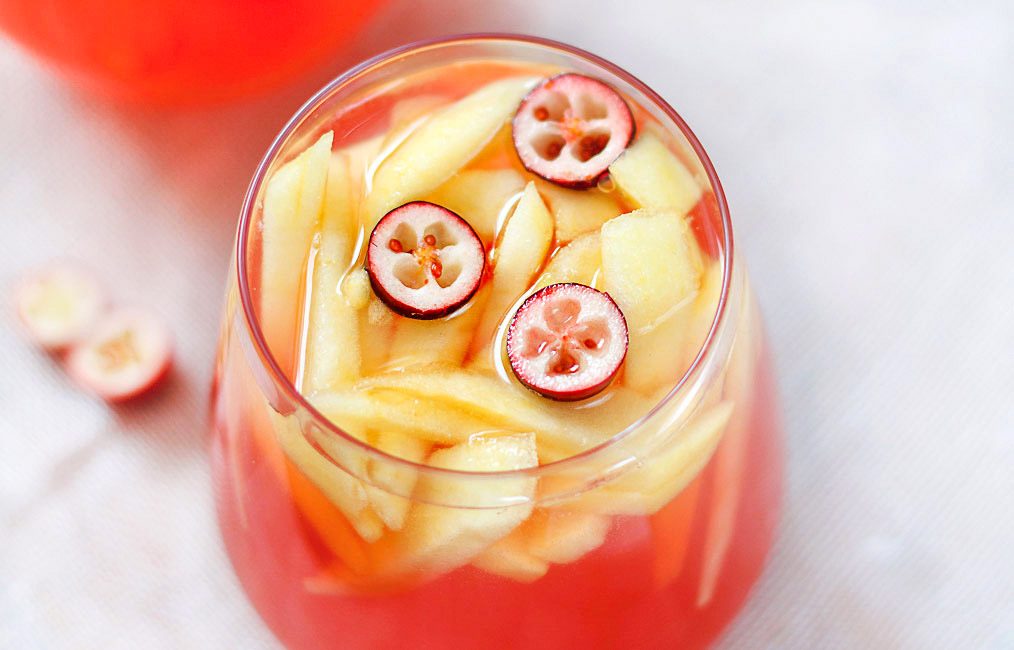 Easy White Sangria Recipe