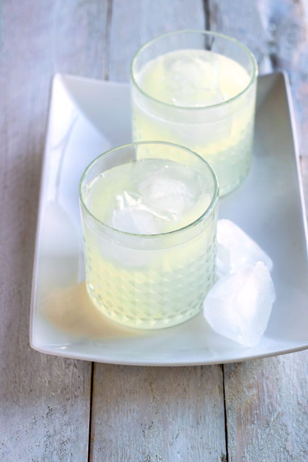 Icy Pear Cocktail - #recipe by #eatwell101 - https://003.wrwe1r1zs3czx3c.workers.dev/pear-cocktail-recipe