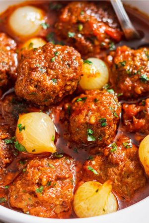 Parsley Meatballs with Spicy Tomato Sauce