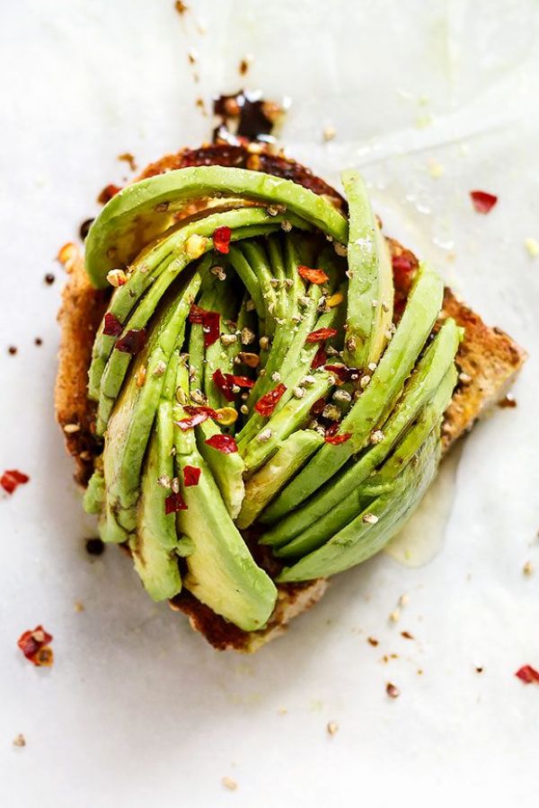 Honey Balsamic Avocado Toast Recipe - #recipe by #eatwell101 - https://003.wrwe1r1zs3czx3c.workers.dev/honey-balsamic-avocado-rose-toast-recipe