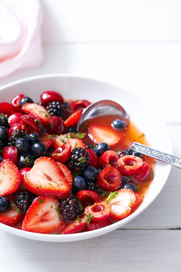 Berry Fruit Salad with Honey Lime Dressing - #recipe by #eatwell101 - https://003.wrwe1r1zs3czx3c.workers.dev/berry-salad-with-honey-lime-and-mint-dressing