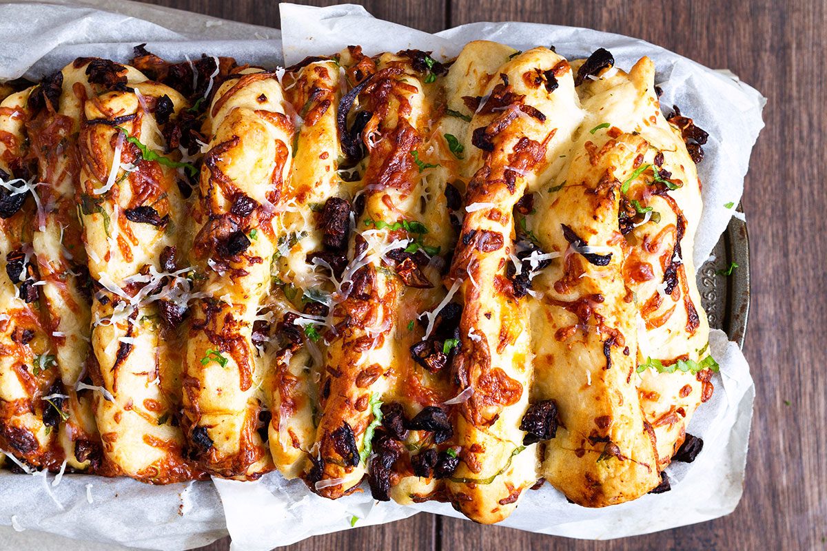 Cheesy Caprese Pull-Apart Bread
