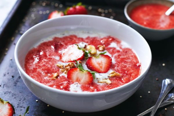 Strawberry Quinoa Smoothie Bowl