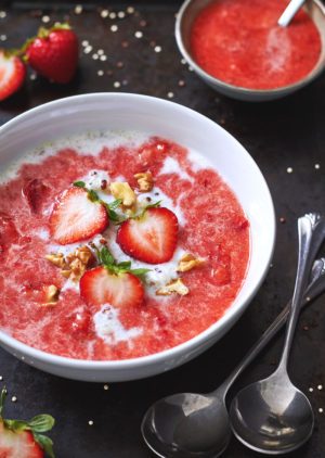 Strawberry Quinoa Smoothie Bowl