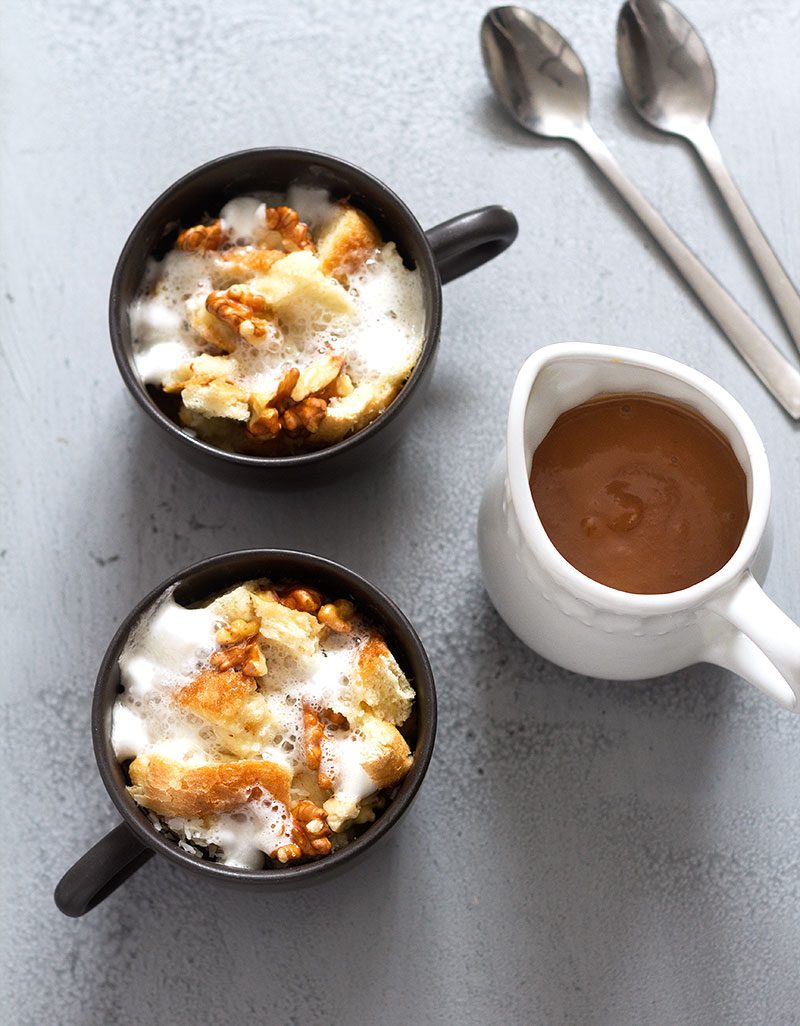 With gooey marshmallow, crunchy walnuts and a creamy caramel sauce, it's so quick to make, like a cross between French toast and a mug cake