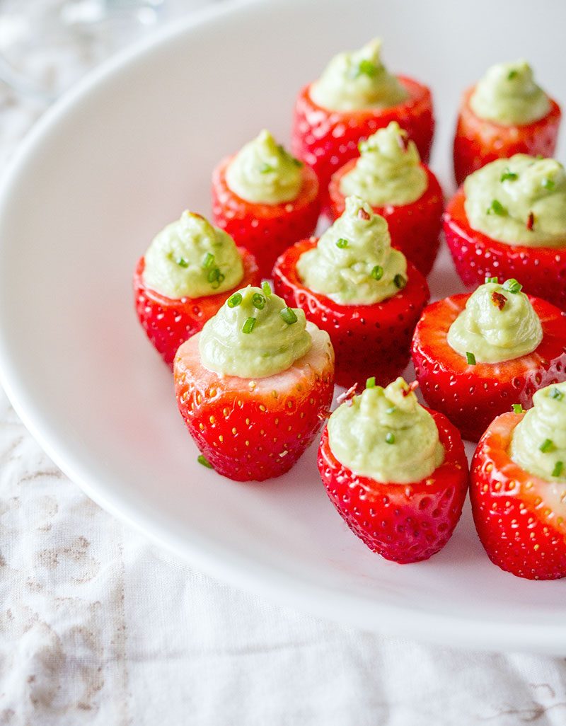 guacamole-stuffed-strawberries-recipe