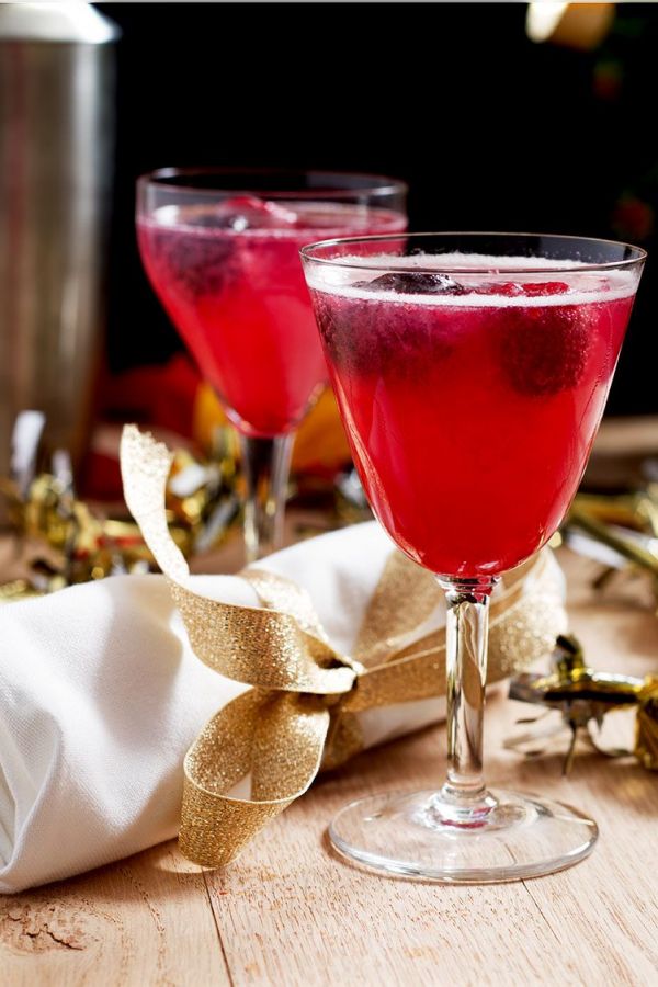 Raspberry Champagne Cocktail - #recipe by #eatwell101 - https://003.wrwe1r1zs3czx3c.workers.dev/raspberry-champagne-cocktail-recipe