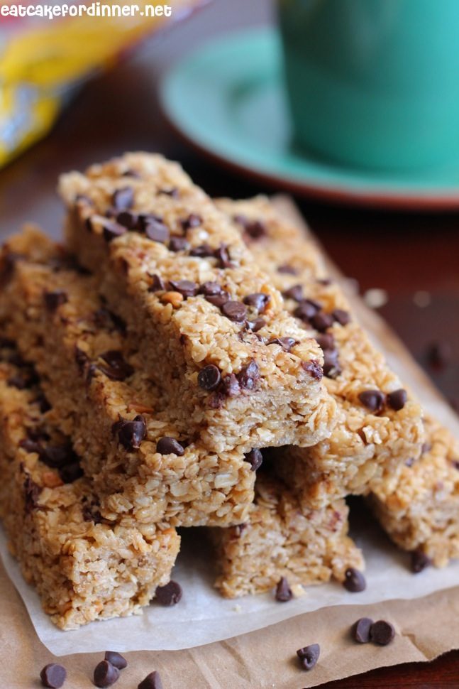 No-Bake Peanut Butter And Chocolate Chip Granola Bars