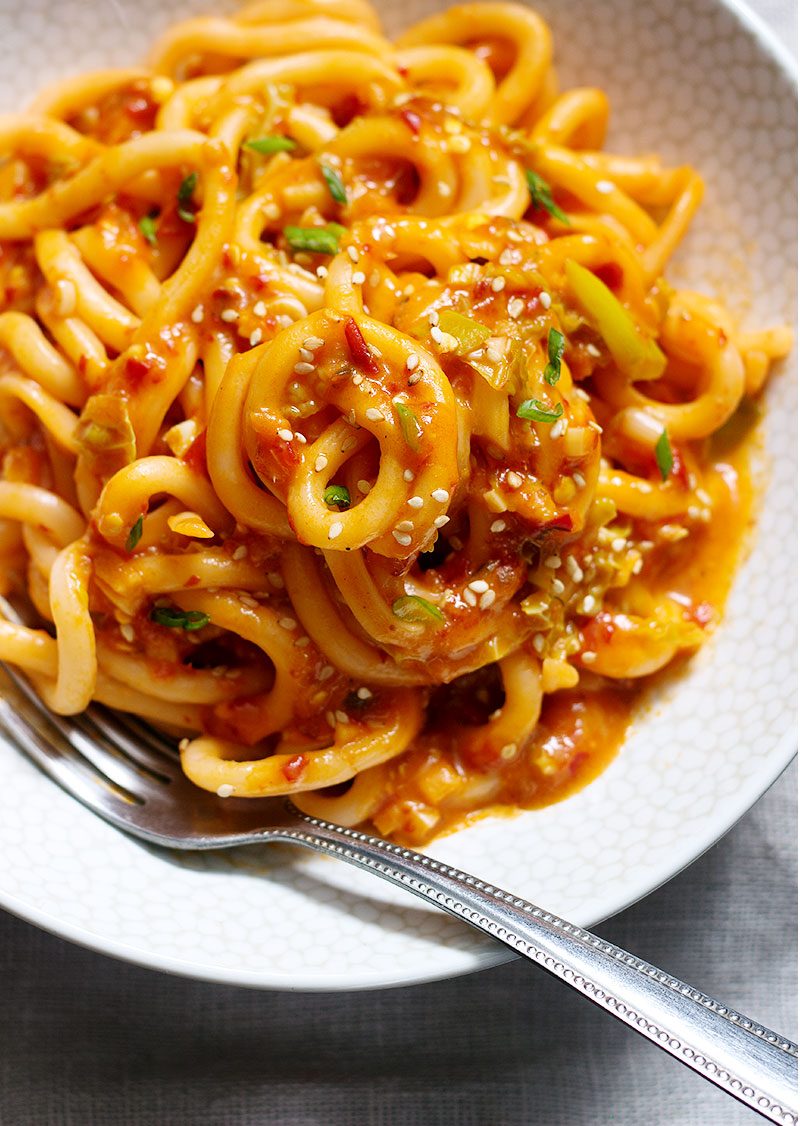 quick udon noodle with kimchi sauce