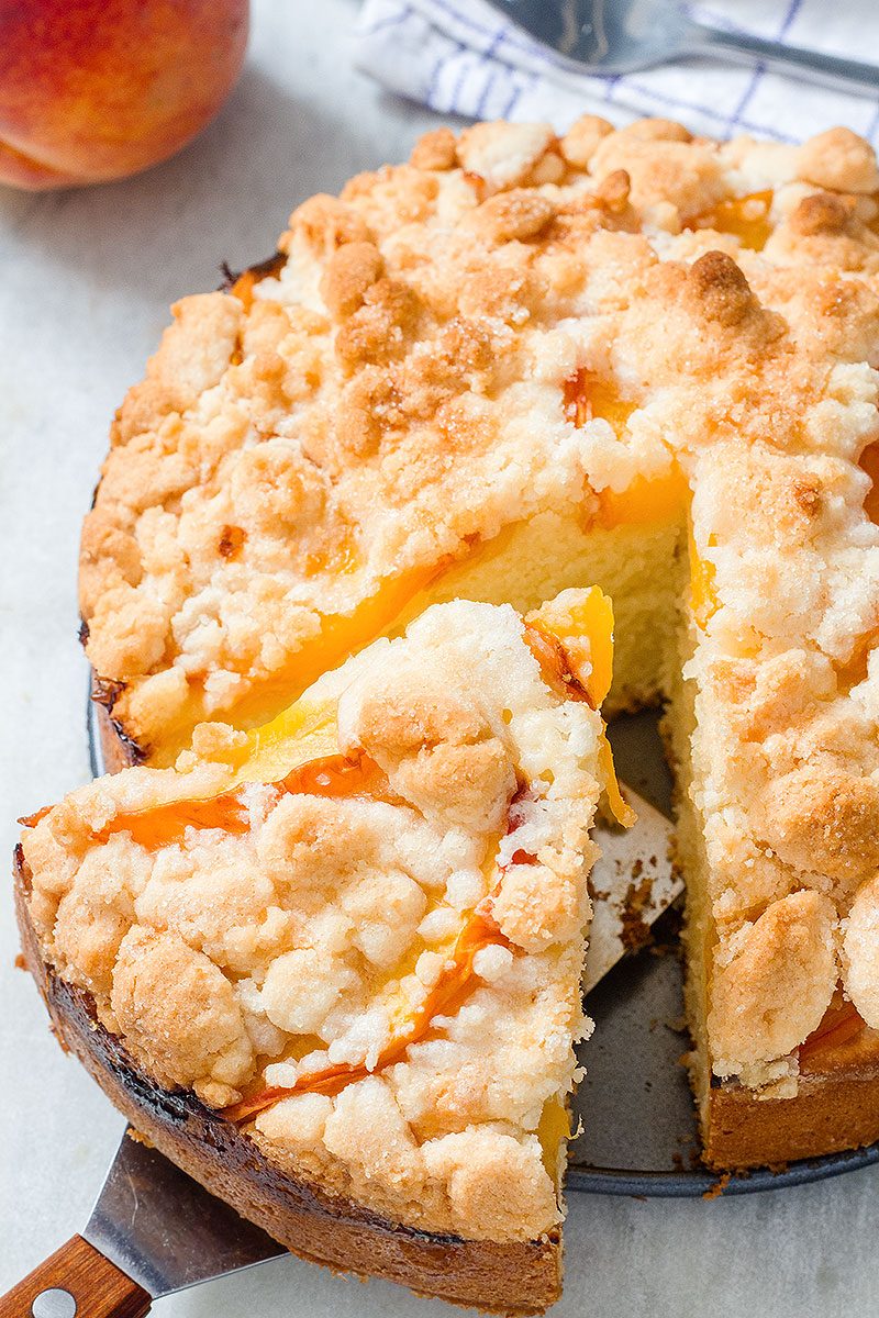 Peach crumb cake — Loaded with juicy peaches and topped a crunchy streusel crumb topping.