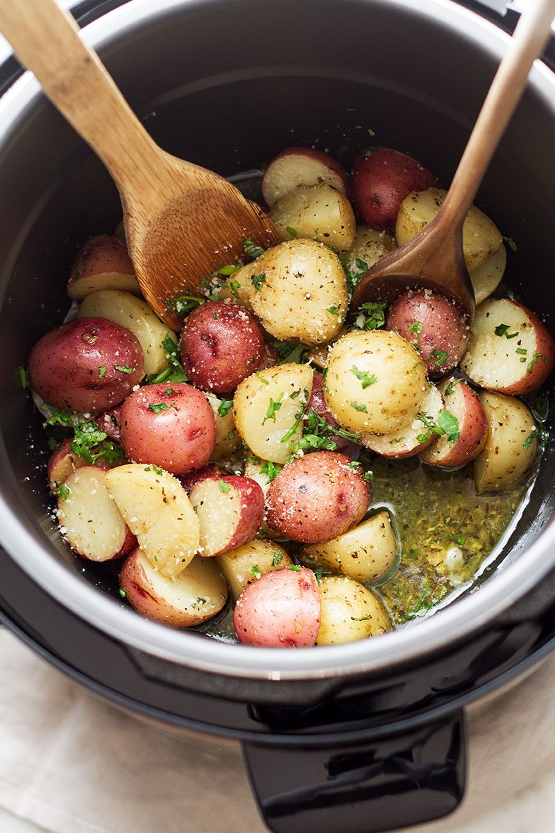 Instant Pot Garlic Brown Butter Potatoes — Ready in 7 minutes, the easiest and fastest potatoes you will ever make. So moist and flavorful!