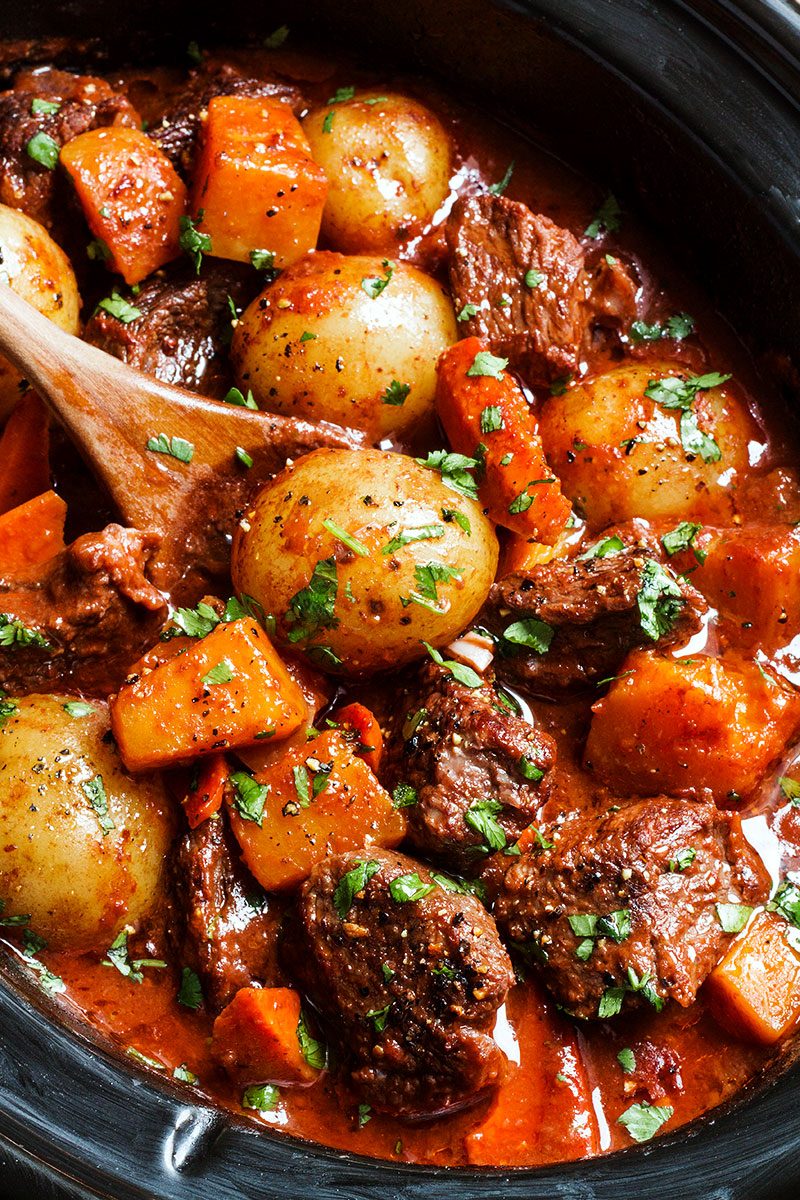 Slow Cooker Beef Stew — A hearty and delicious beef stew that is loaded with hearty veggies and incredible flavor!