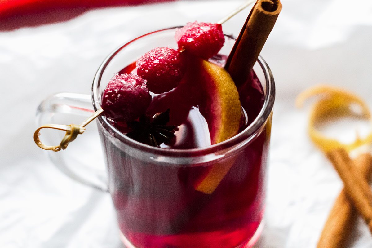 Spiced Mulled Wine - Fragrant and spicy, this mulled wine is sure to warm you up from head to toe! 