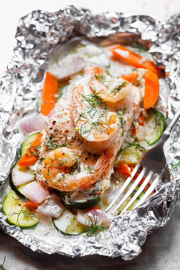 Creamy Shrimp and Salmon Foil Packs - #recipe by #eatwell101 - https://003.wrwe1r1zs3czx3c.workers.dev/baked-salmon-in-foil-recipe
