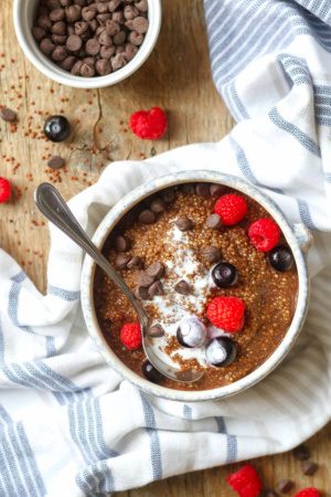 Chocolate Almond Quinoa Breakfast Bowl