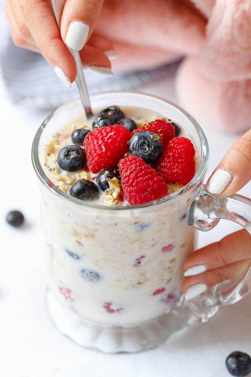 Vegan Overnight Oats – A blissful, make-ahead breakfast that will be ready for you when you wake up in the morning.