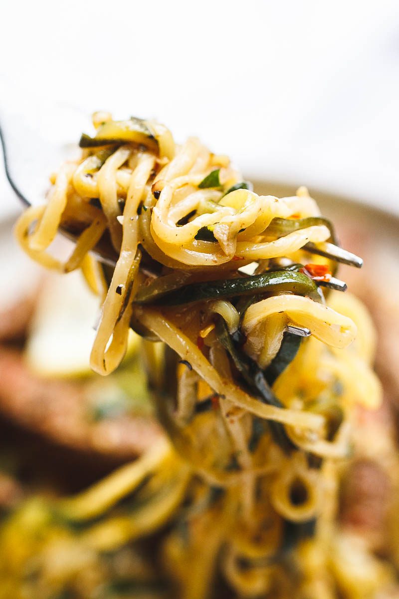 15-Minute Garlic Butter Steak with Zucchini Noodles — #eatwell101 #recipe - Delicious juicy marinated steak and zucchini noodles, so much flavor and nearly IMPOSSIBLE to mess up! #Garlic #Butter #Steak  #Zucchini #Noodles