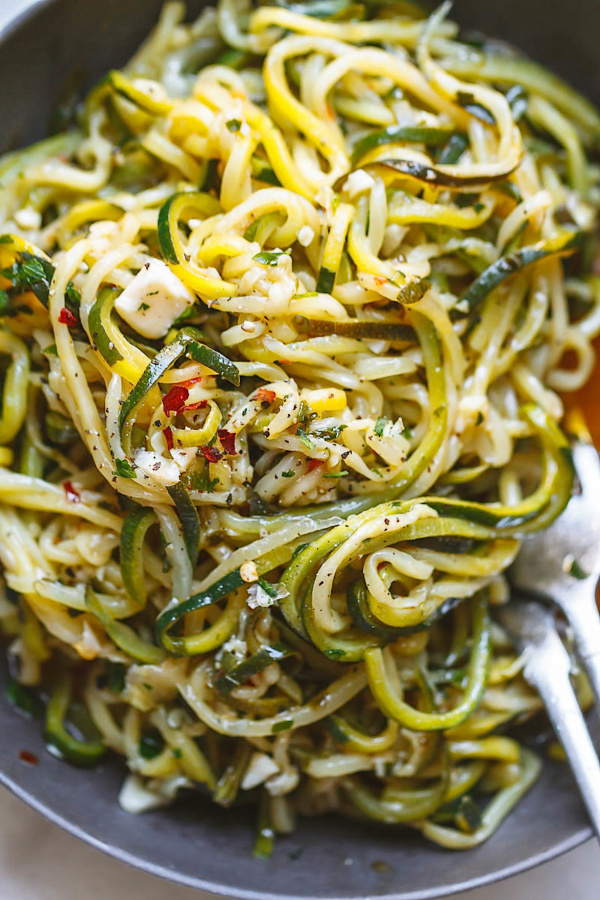 Lemon Garlic Butter Zucchini Noodles - #recipe by #eatwell101 - https://003.wrwe1r1zs3czx3c.workers.dev/garlic-butter-zucchini-noodles-recipe