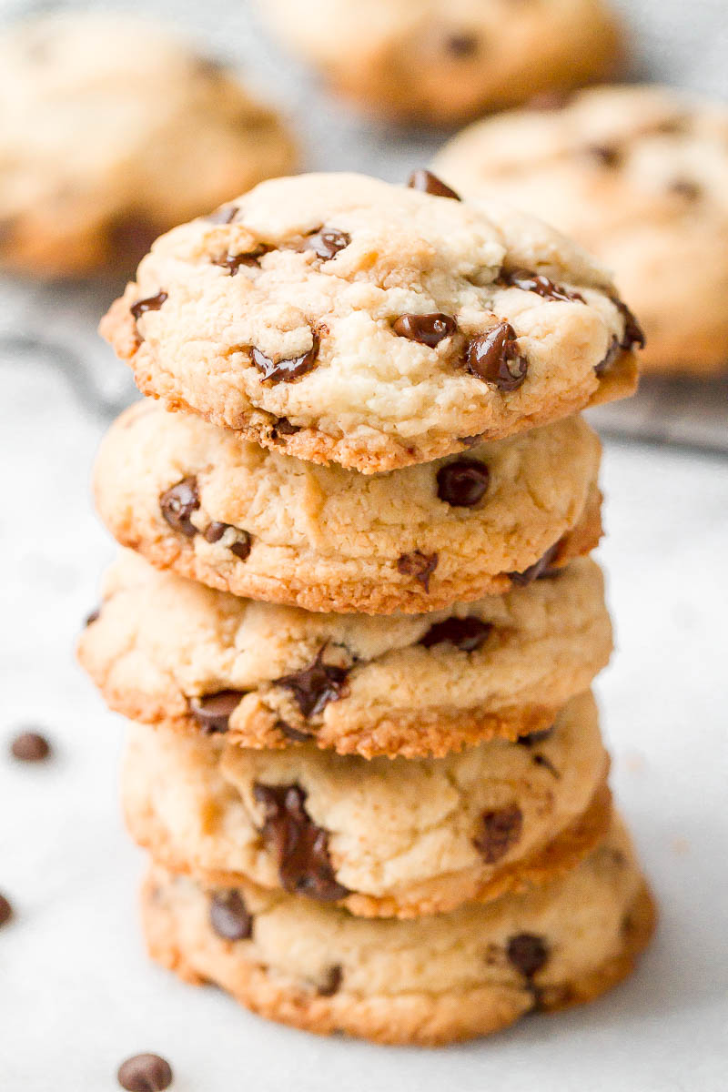 Keto chocolate chip cookies - These low carb cookies are a perfect recipe to make for any occasion, they take only 15 minutes or less, and the dream comes true!
