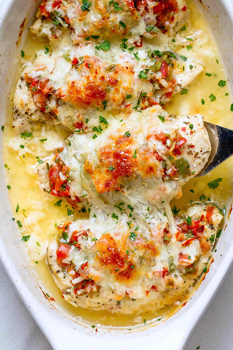 Cheesy Salsa Chicken Casserole - An incredibly delicious meal loaded with fresh flavors.