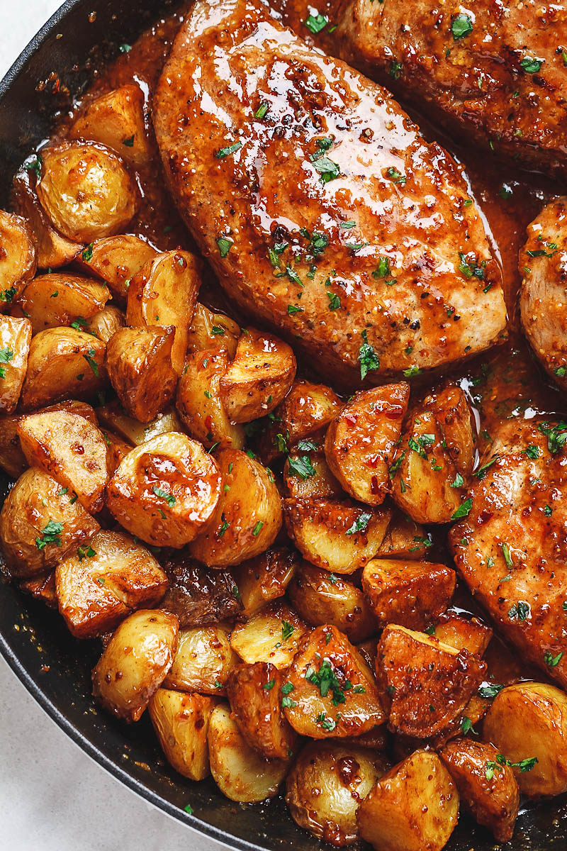 Honey Mustard Pork Chops and #Potatoes Skillet - #eatwell101 #recipe Best ever melt in your mouth, super delicious #pork #chops #recipe!