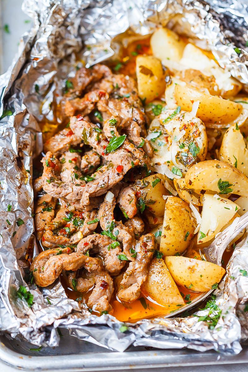 Garlic Steak & Potato Foil Packs - A quick, delicious and nourishing meal perfect for any occasion! 
