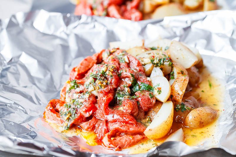 Garlic Steak & Potato Foil Packs - A quick, delicious and nourishing meal perfect for any occasion!