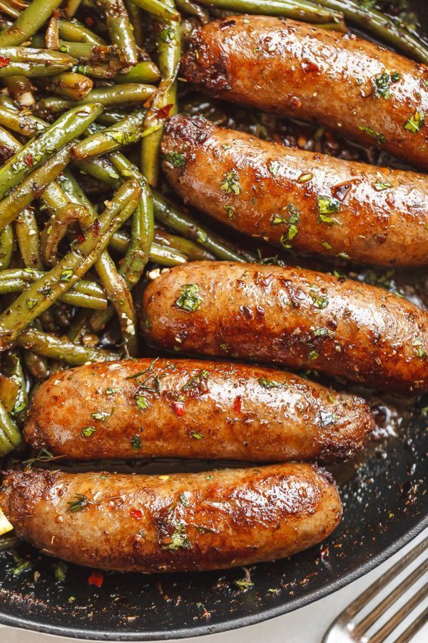 Garlic Butter Sausages with Lemon Green Beans - #recipe by #eatwell101 - https://003.wrwe1r1zs3czx3c.workers.dev/garlic-butter-sausages-lemon-green-beans