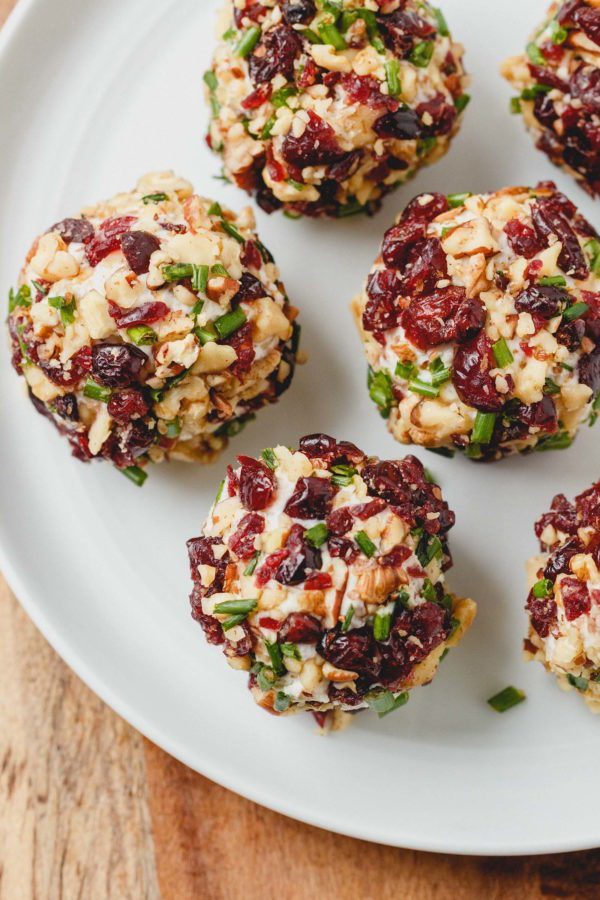 Cranberry Nut Cream Cheese Balls - #recipe by #eatwell101 - https://003.wrwe1r1zs3czx3c.workers.dev/cranberry-nut-cream-cheese-balls-recipe