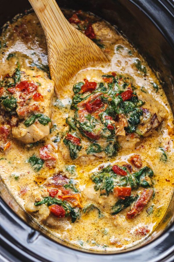CrockPot Tuscan Garlic Chicken Thighs With Spinach and Sun-Dried Tomatoes - #recipe by #eatwell101 - https://003.wrwe1r1zs3czx3c.workers.dev/crock-pot-tuscan-garlic-chicken