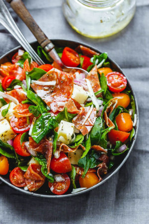 Spinach Salad with Mozzarella, Tomato & Pepperoni