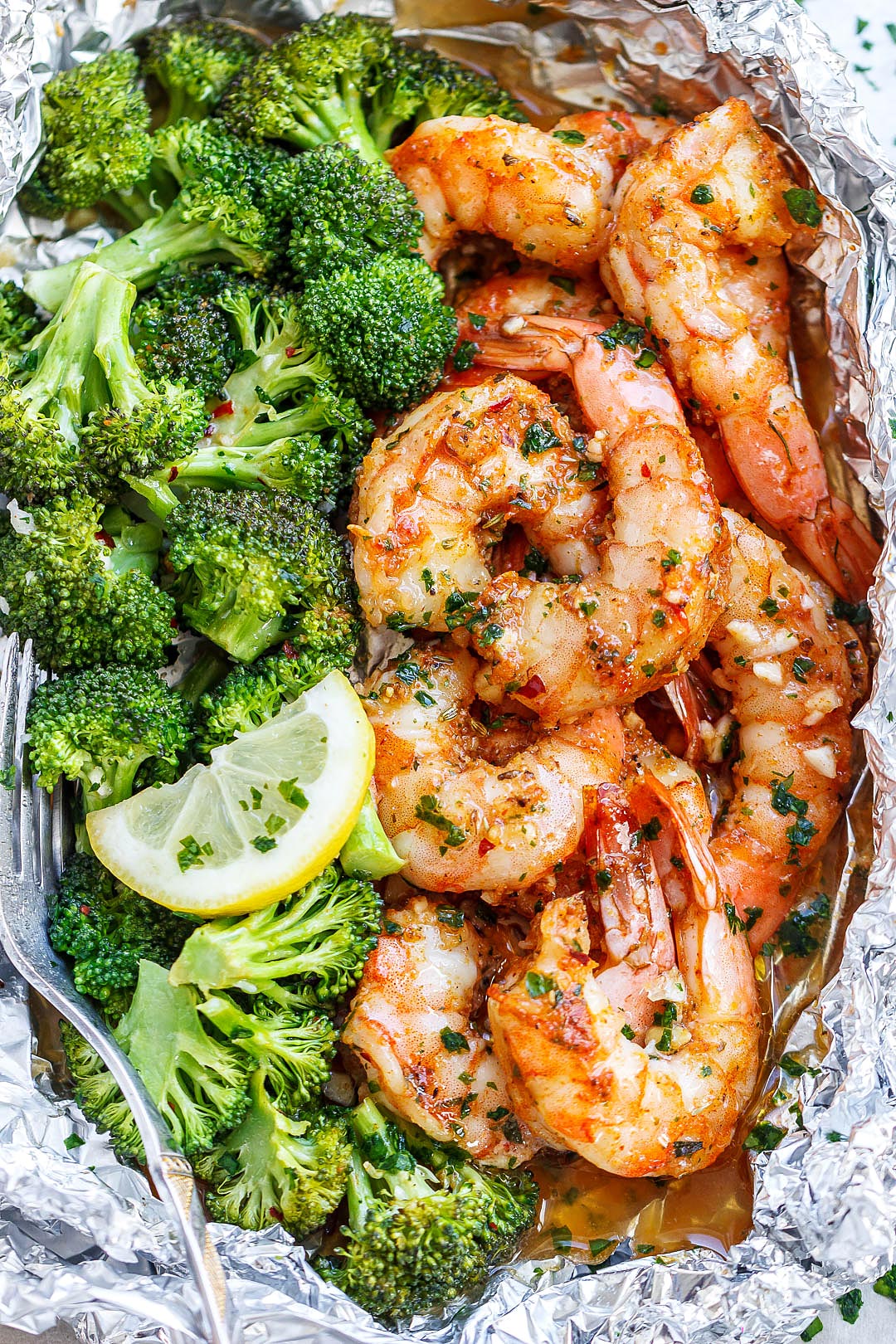 baked Shrimp and Broccoli Foil Packs with Garlic Lemon Butter Sauce