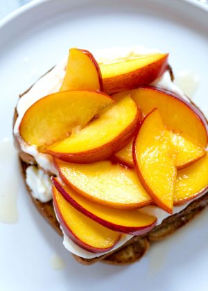 Peach Toasts with Honey and Cream Cheese