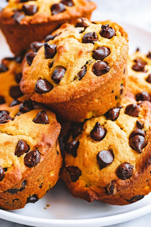 Pumpkin Chocolate Chip Muffins - #recipe by #eatwell101 - https://003.wrwe1r1zs3czx3c.workers.dev/pumpkin-chocolate-chip-muffins-recipe