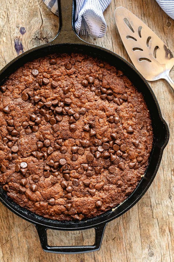 Chocolate Chip Skillet Cookie - #recipe by #eatwell101 - https://003.wrwe1r1zs3czx3c.workers.dev/chocolate-chip-skillet-cookie-recipe