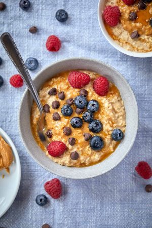 Healthy Chocolate Peanut Butter Oatmeal Breakfast