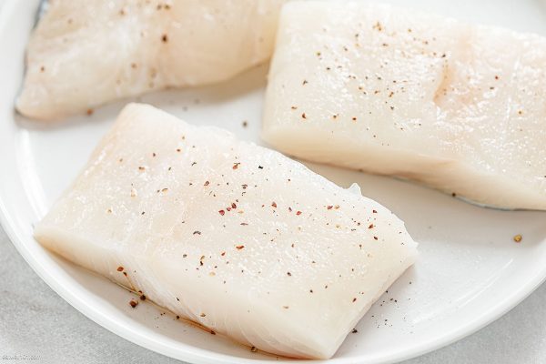 Garlic Butter Cod with Lemon Asparagus Skillet