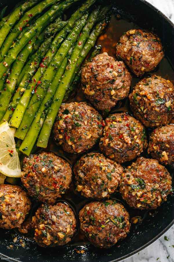 Cheesy Turkey Meatballs with Asparagus - #recipe by #eatwell101 - https://003.wrwe1r1zs3czx3c.workers.dev/cheesy-meatballs-asparagus-recipe