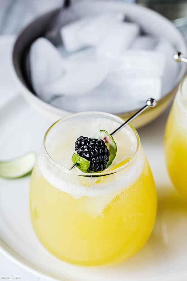Hawaiian Pineapple Cosmopolitan Cocktail - #recipe by #eatwell101 - https://003.wrwe1r1zs3czx3c.workers.dev/hawaiian-pineapple-cosmopolitan-cocktail-recipe
