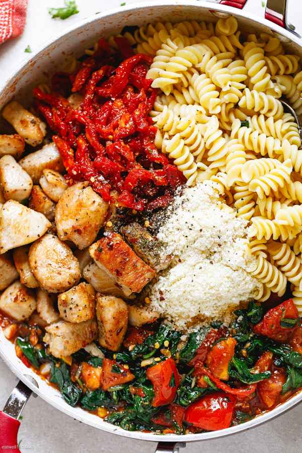 Tomato Spinach Chicken Pasta