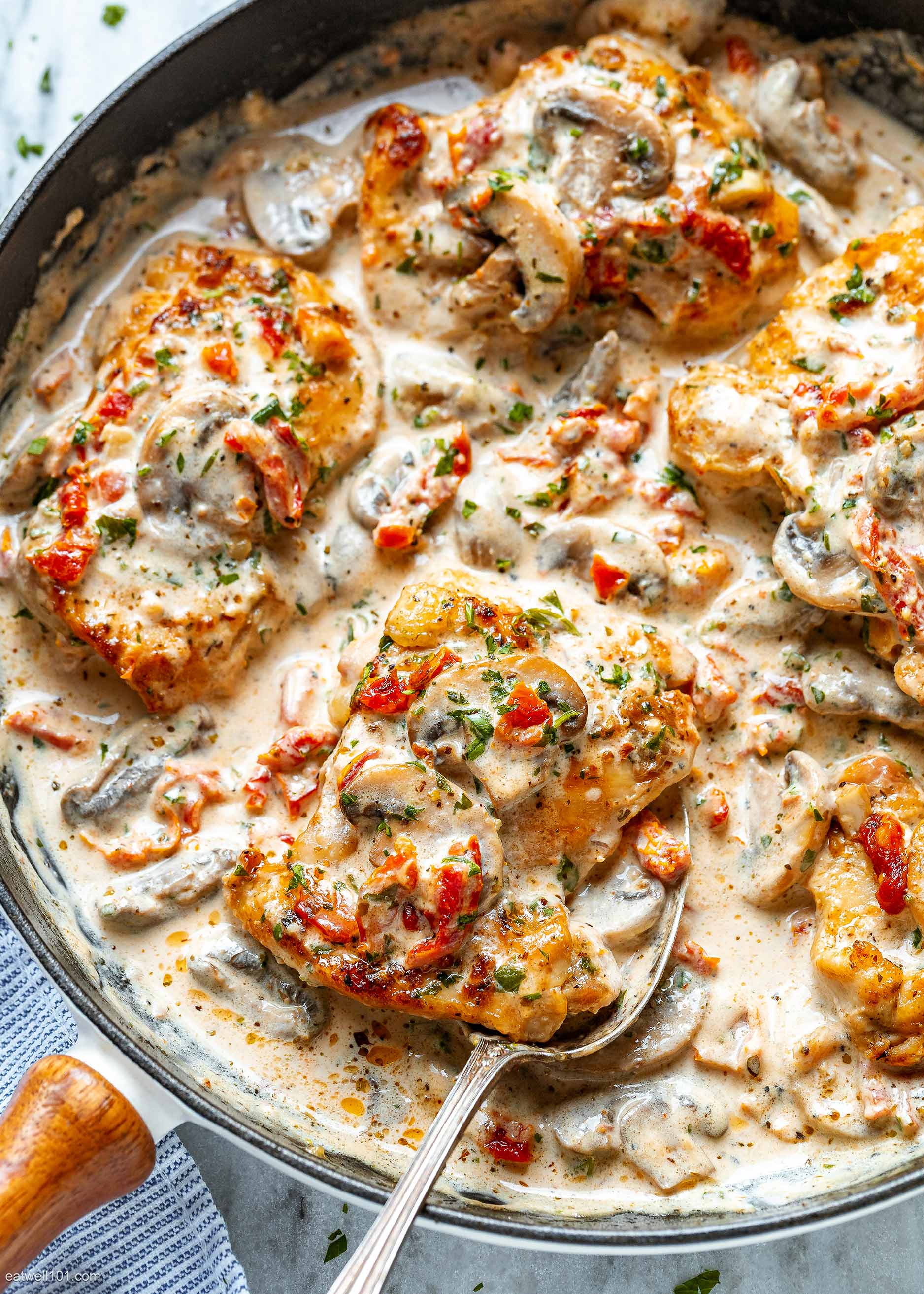 Chicken Thighs in Creamy Mushroom Sauce 3