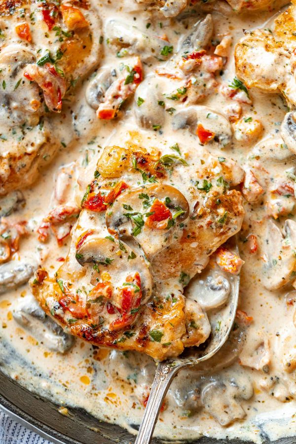 Garlic Chicken Thighs in Creamy Mushroom Sauce - #recipe by #eatwell101 - https://003.wrwe1r1zs3czx3c.workers.dev/creamy-chicken-thighs-recipe