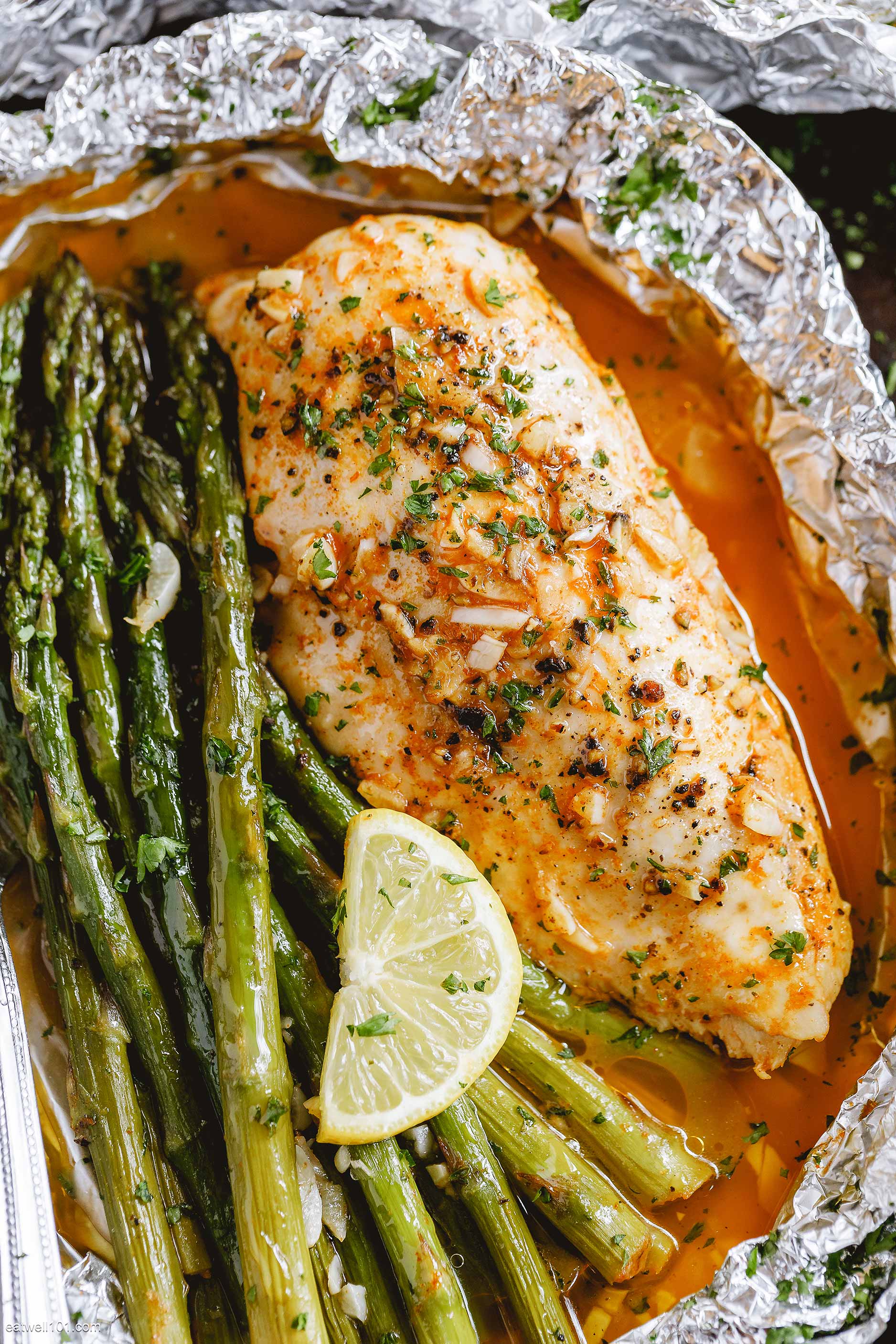 heathy baked chicken breast in foil