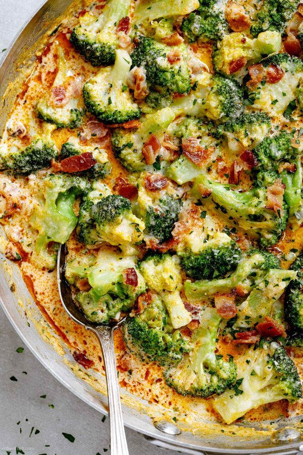 Creamy Garlic Parmesan Broccoli with Bacon - #recipe by #eatwell101 - https://003.wrwe1r1zs3czx3c.workers.dev/creamy-broccoli-recipe